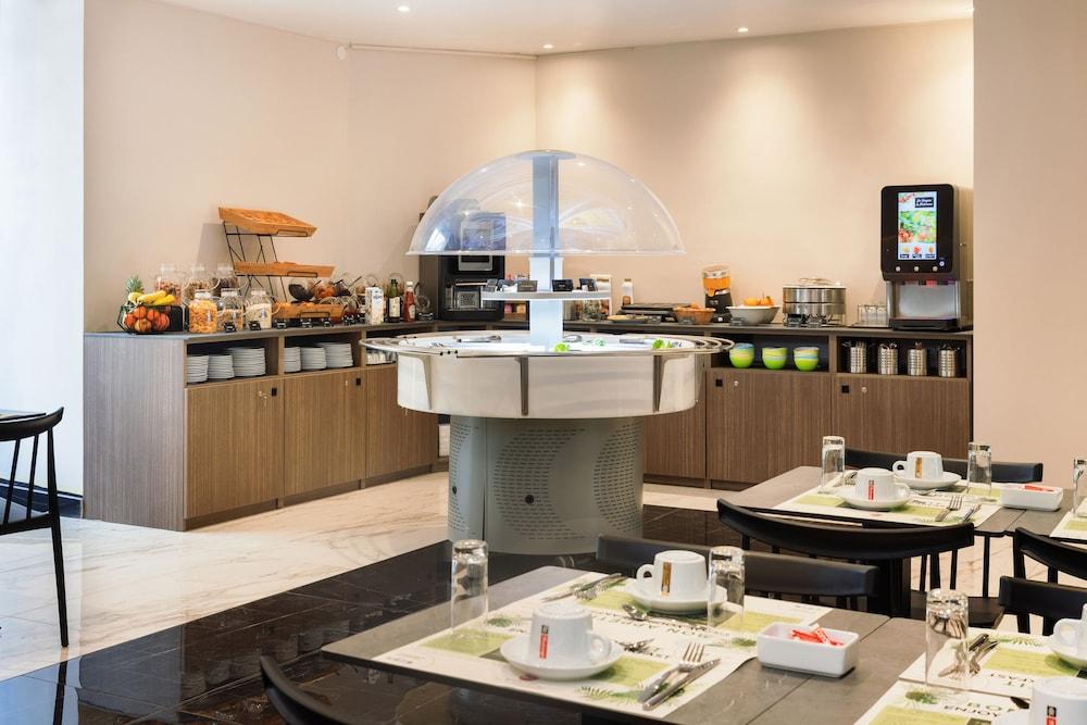 restaurant cafeteria