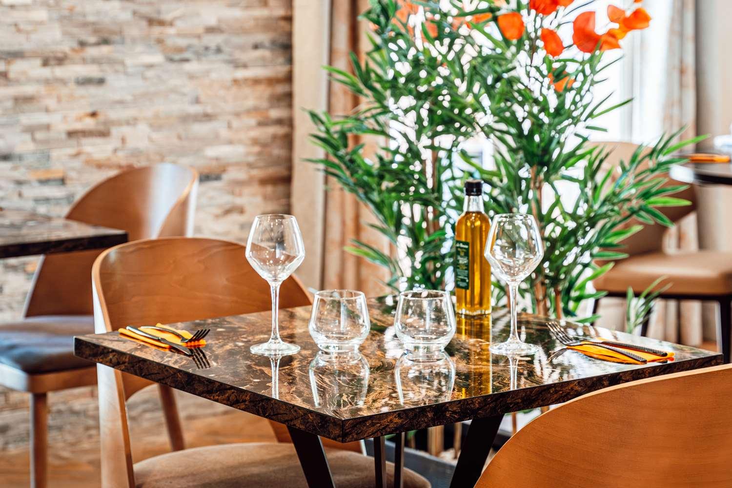 restaurant cafeteria