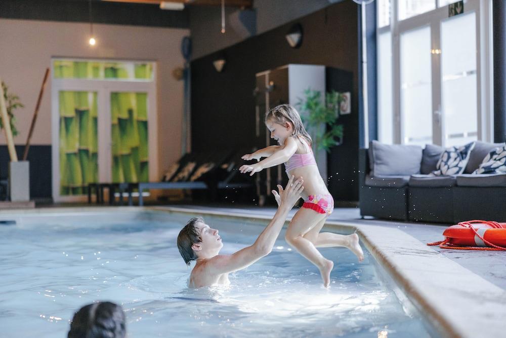 swimming pool spa