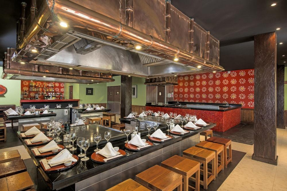 restaurant cafeteria