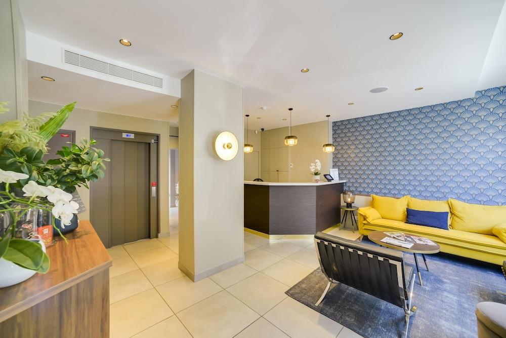 lobby
