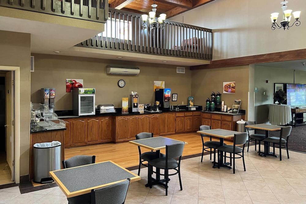 restaurant cafeteria