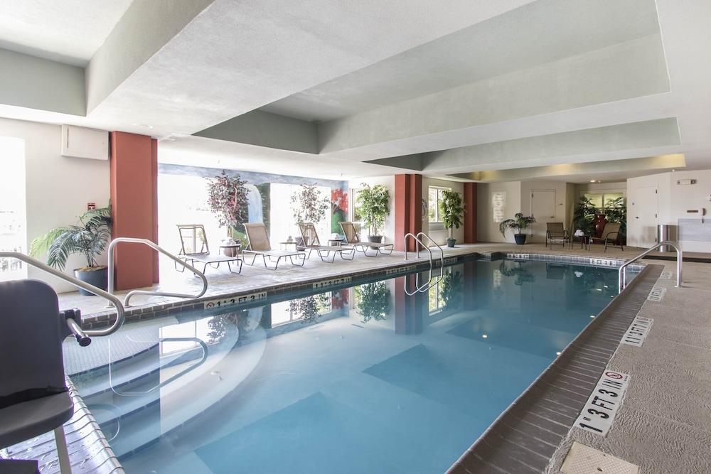 swimming pool spa