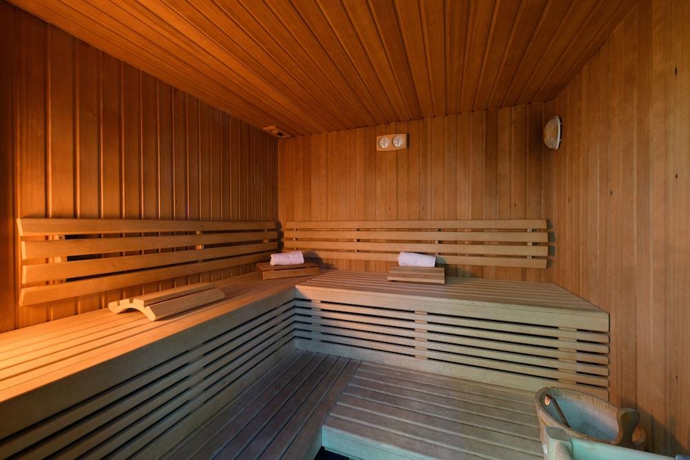swimming pool spa