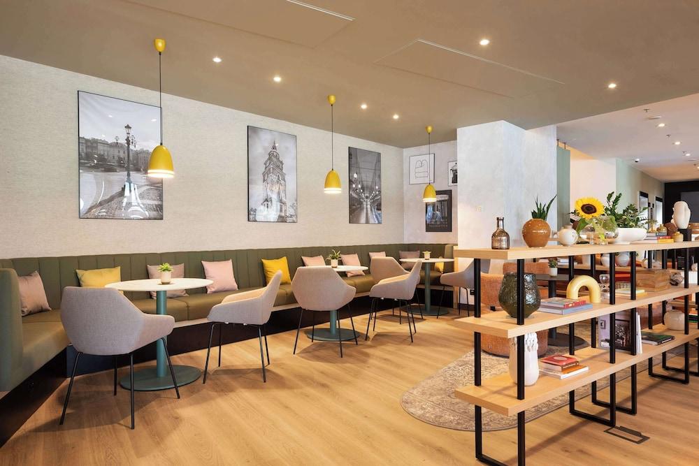 restaurant cafeteria