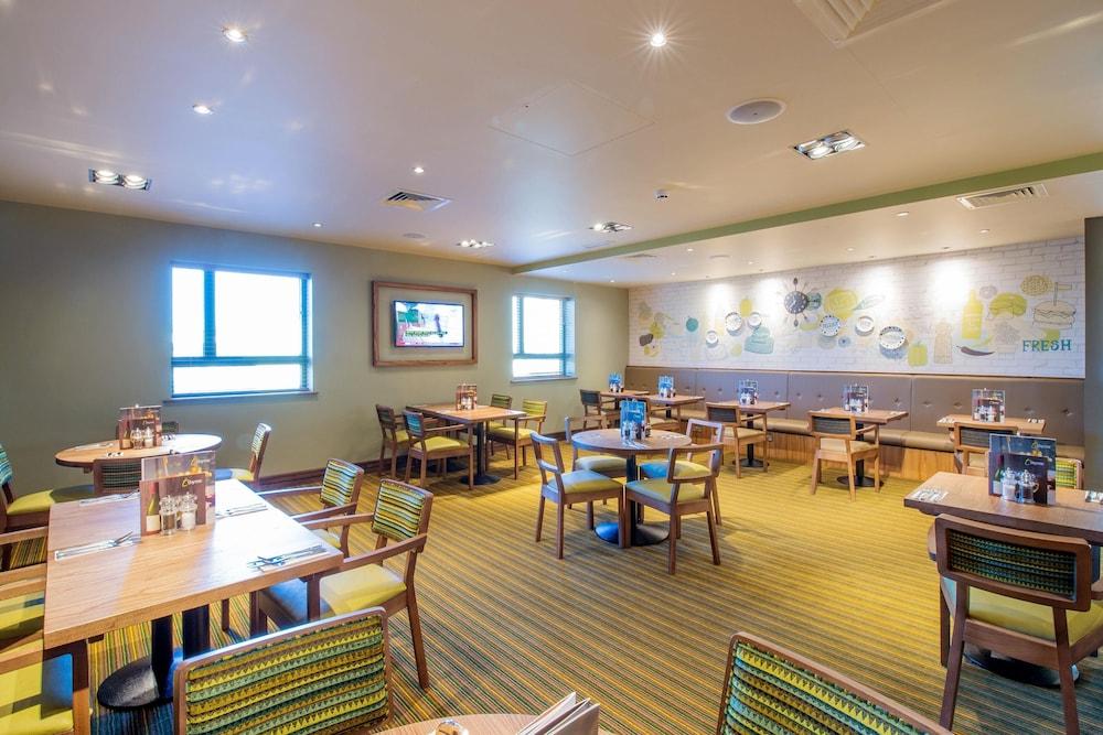 restaurant cafeteria