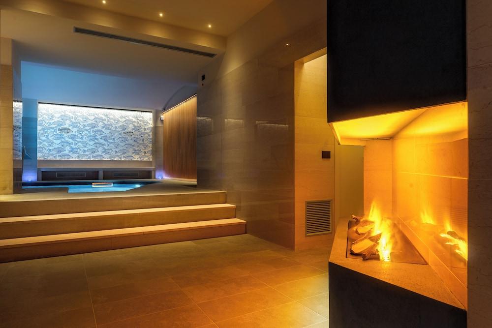swimming pool spa