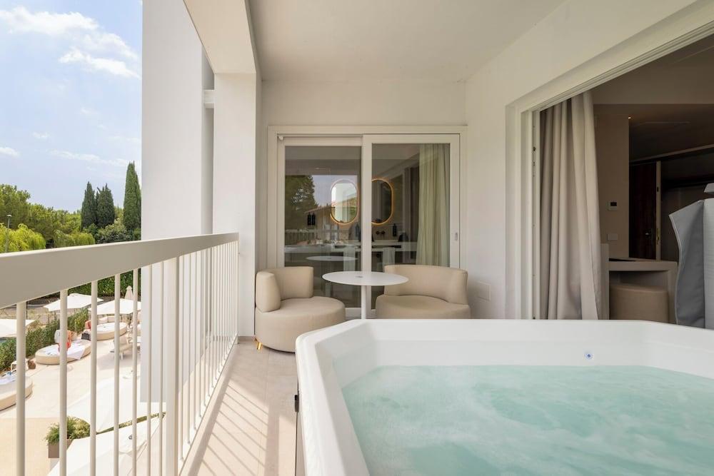 swimming pool spa