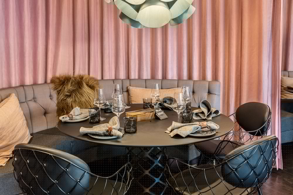 restaurant-cafeteria