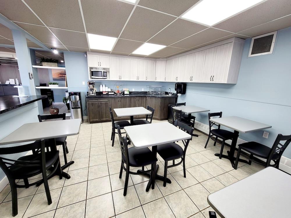 restaurant cafeteria