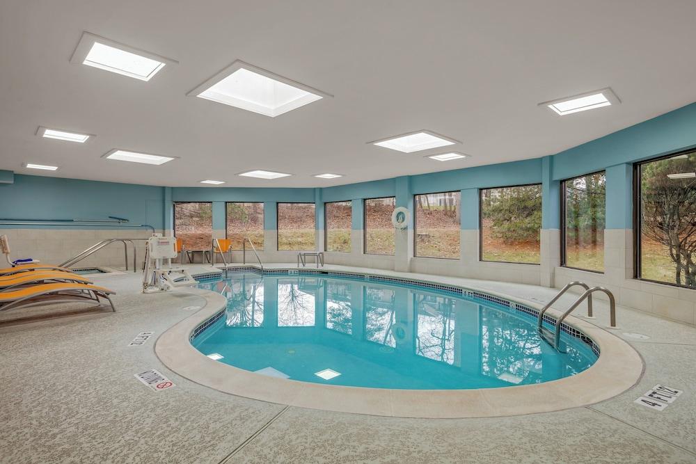 swimming pool spa