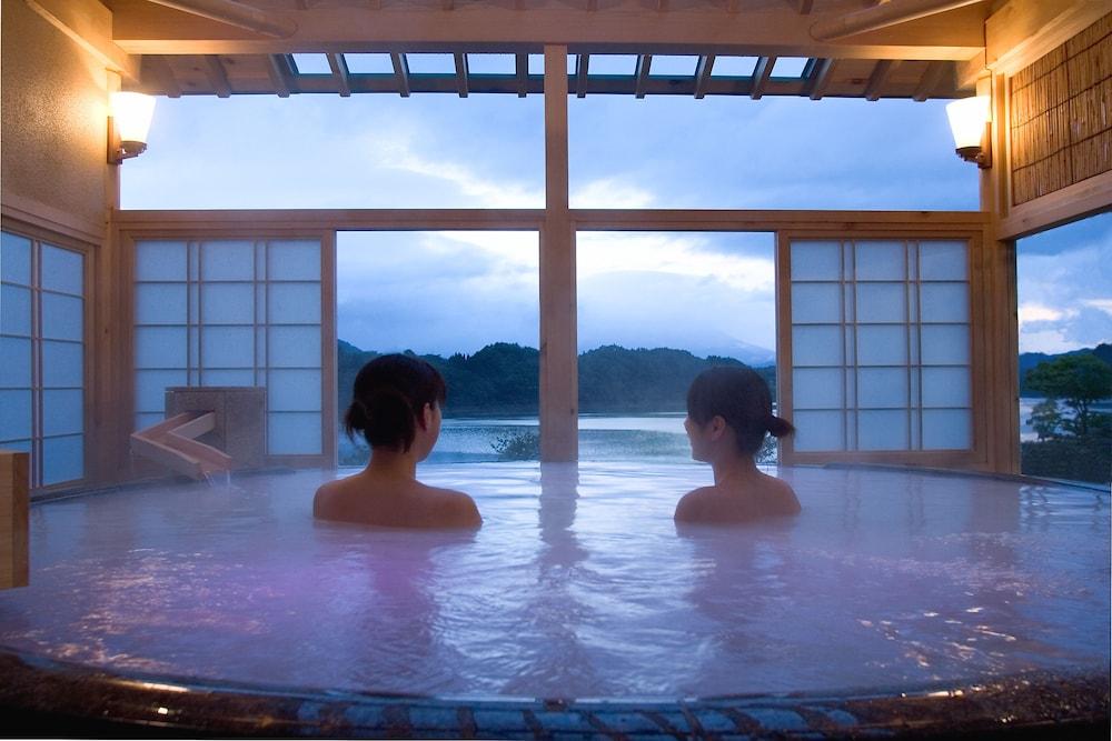 swimming pool spa