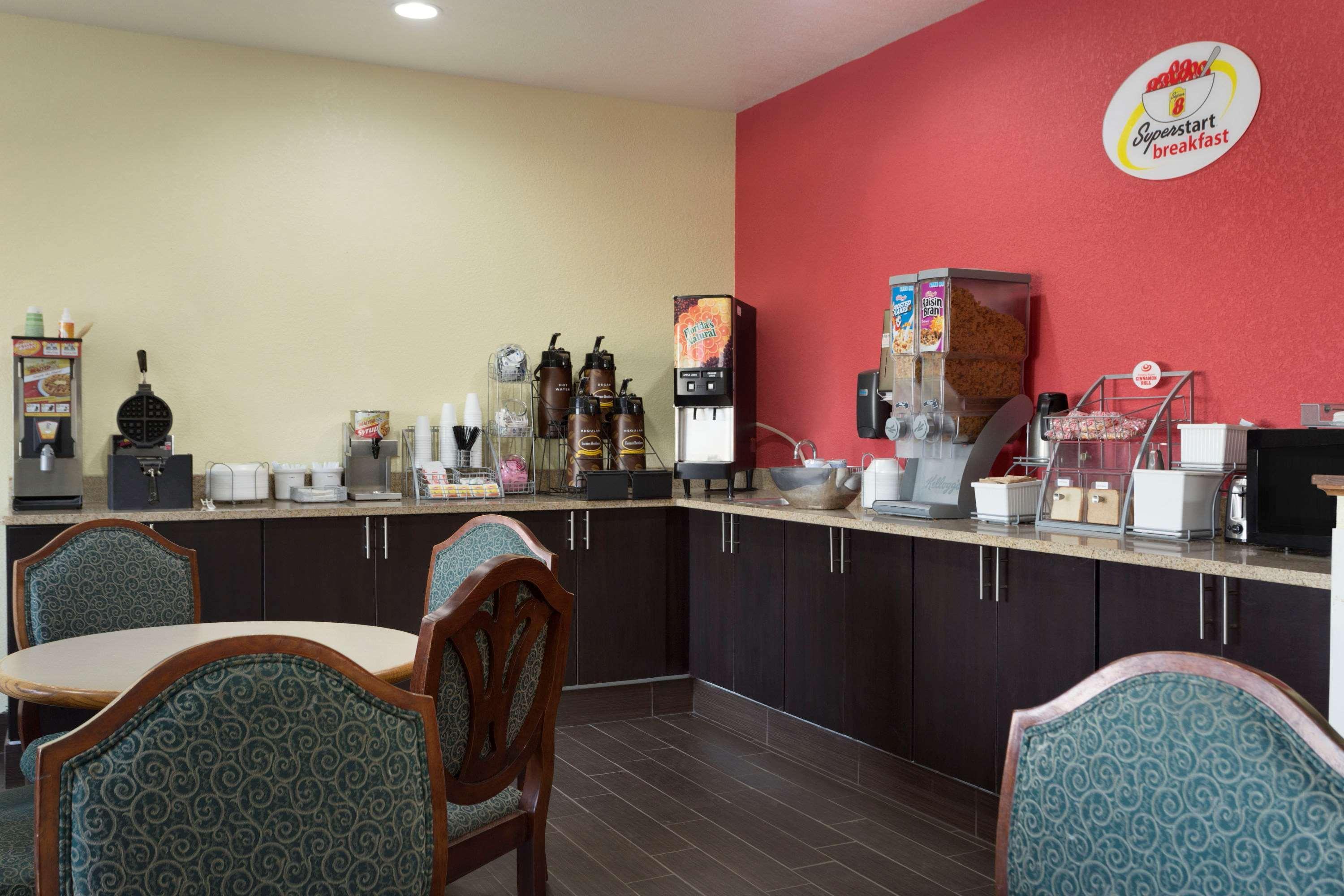 restaurant cafeteria