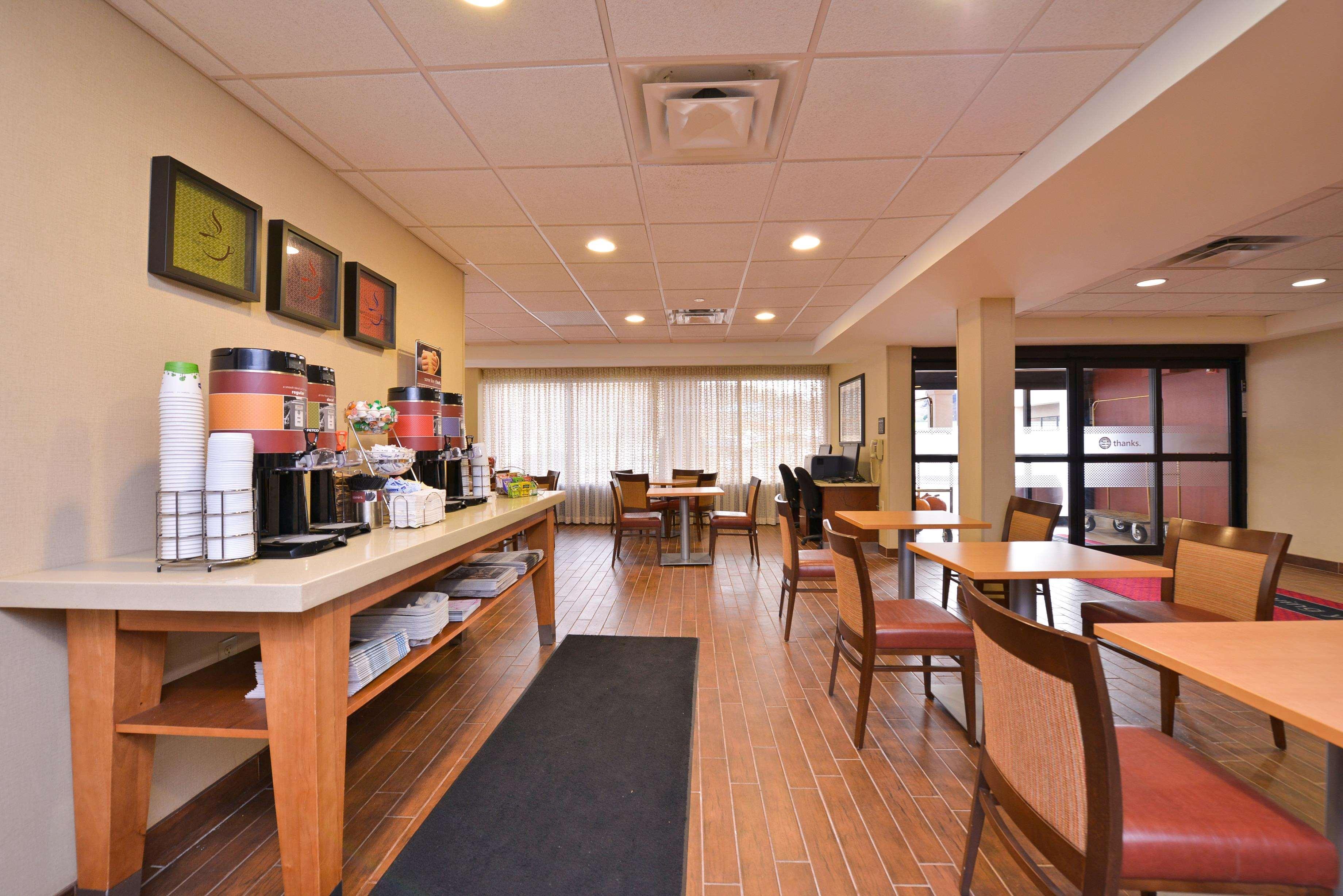 restaurant cafeteria