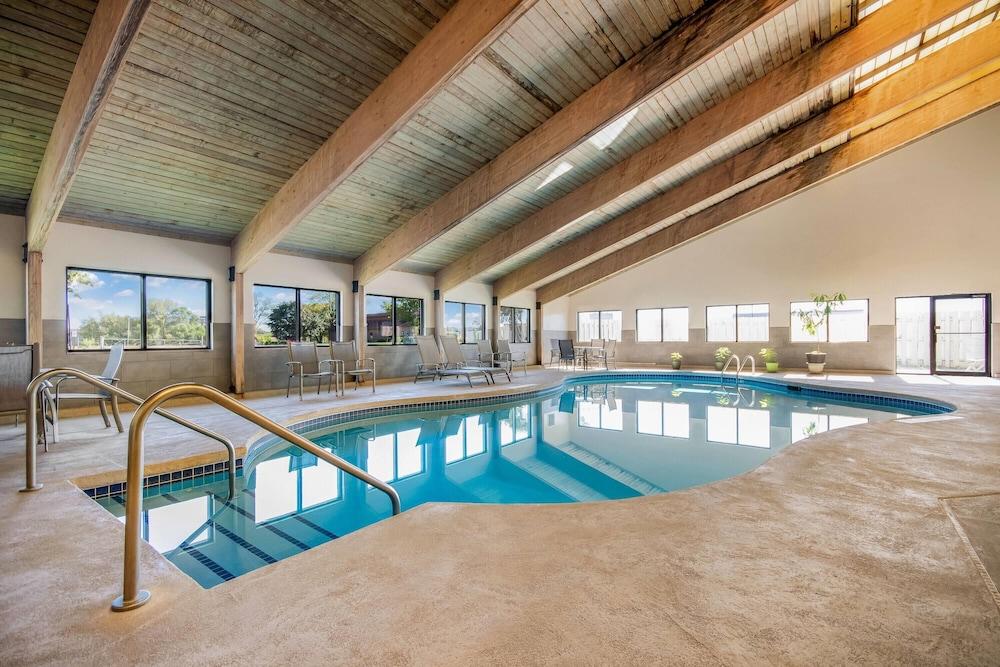 swimming pool spa