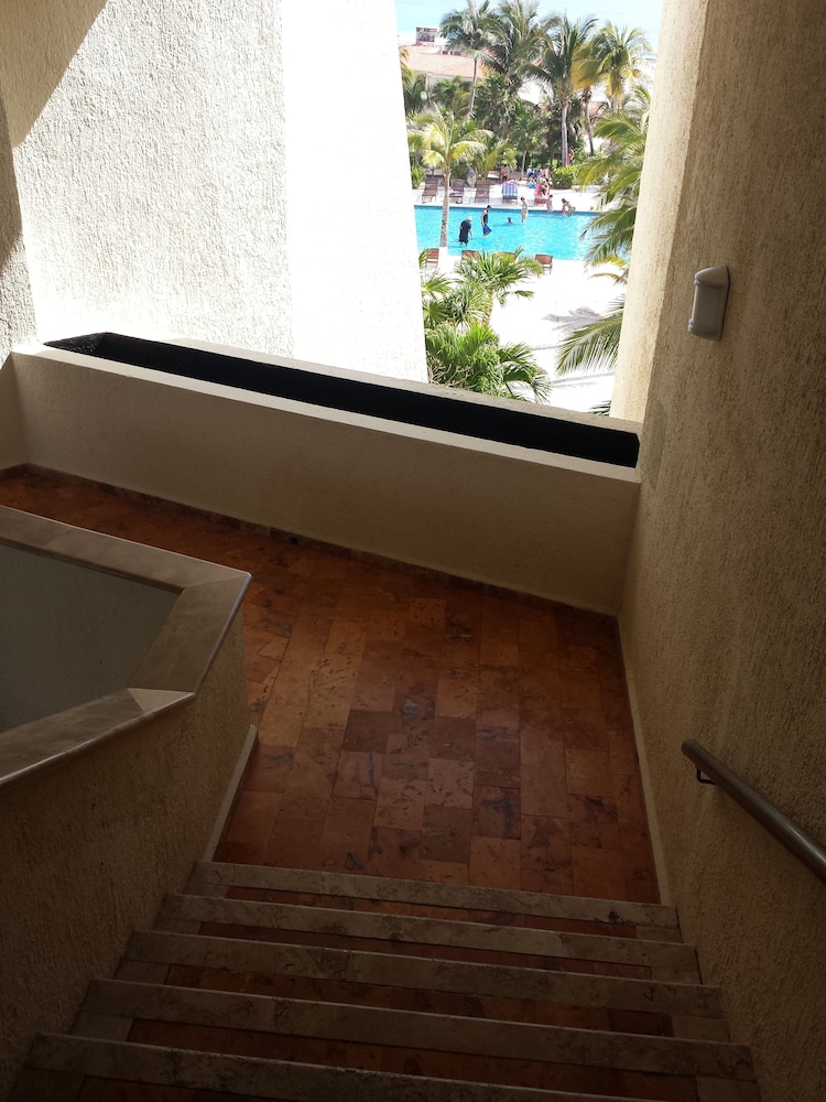 swimming pool spa