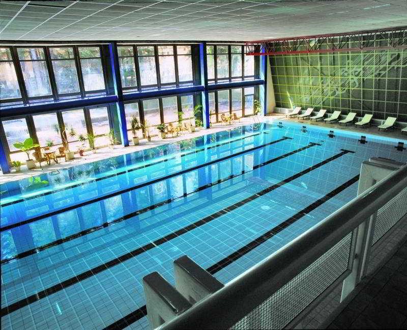 swimming pool spa