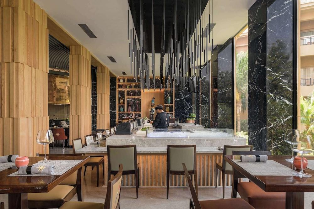 restaurant cafeteria