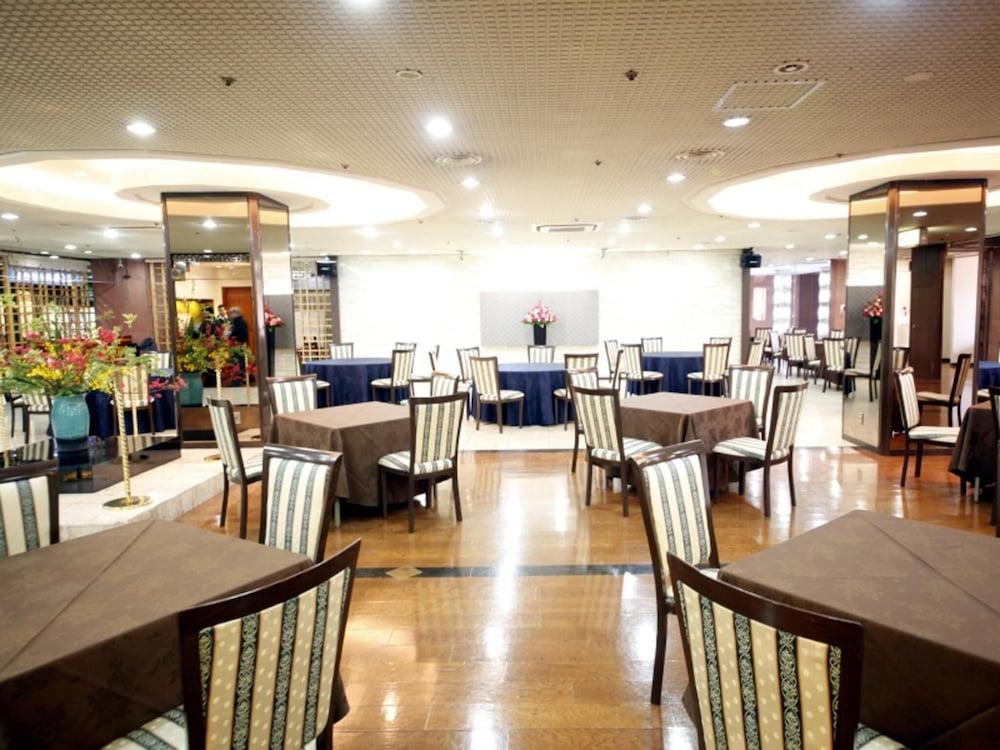 restaurant-cafeteria