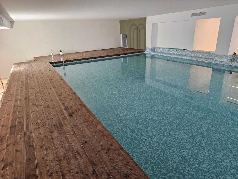 swimming pool spa