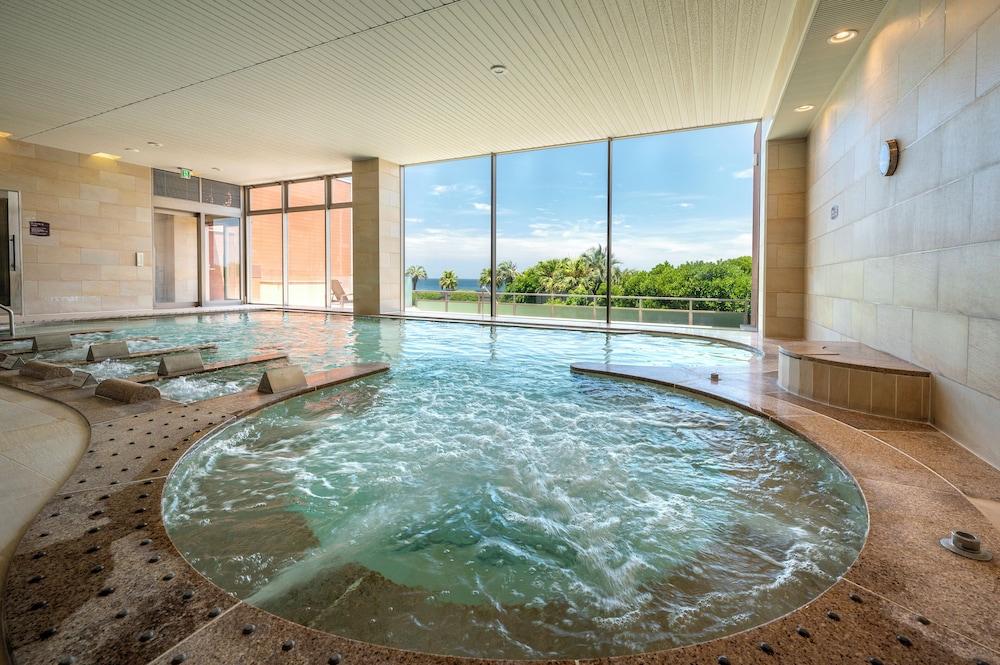 swimming pool spa