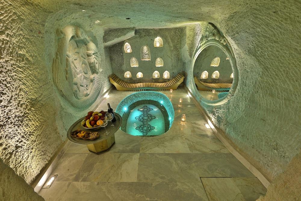swimming pool spa