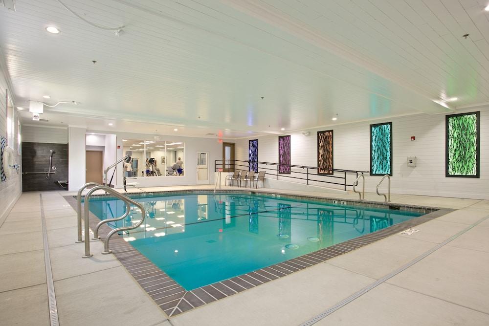 swimming pool spa