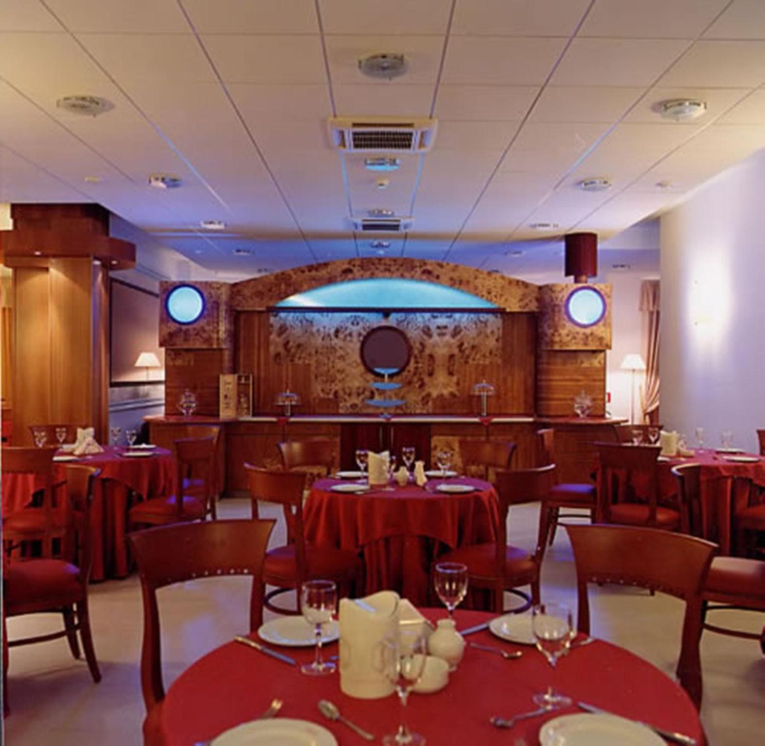 restaurant cafeteria