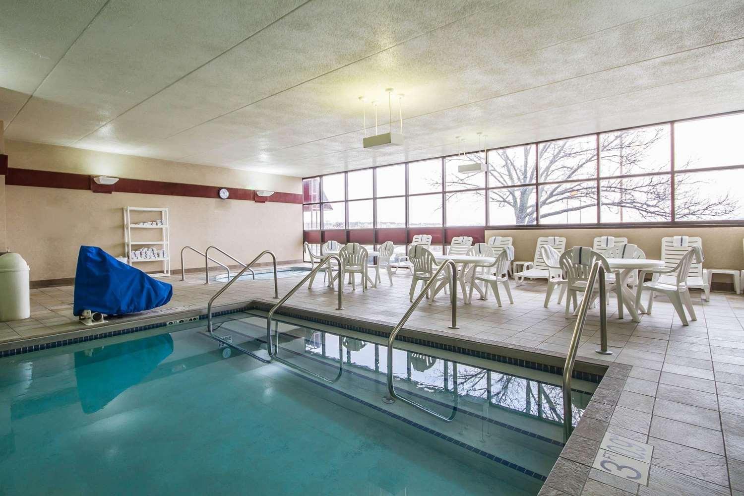 swimming pool spa