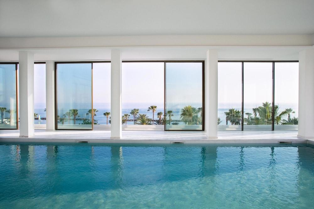 swimming pool spa