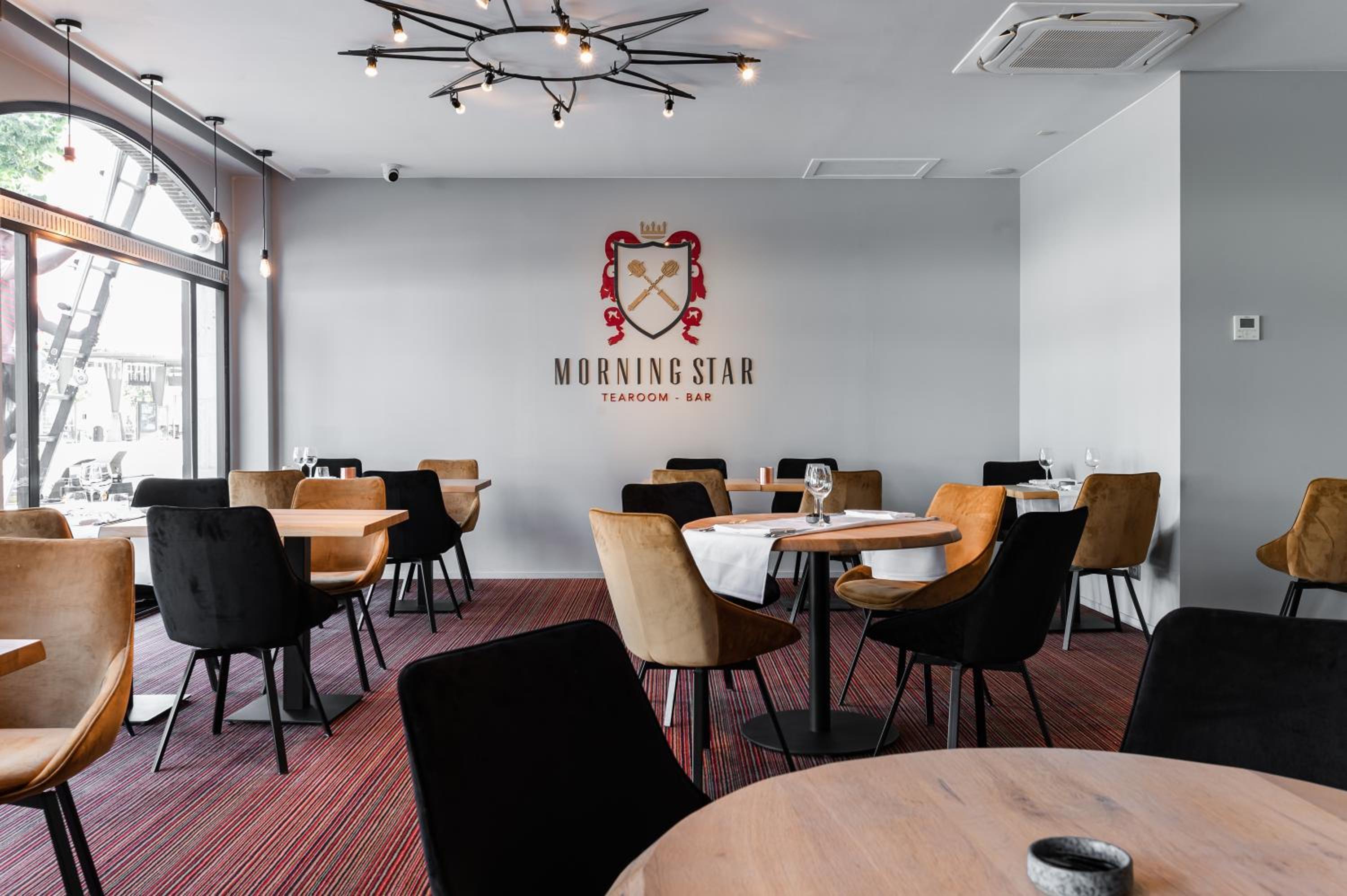 restaurant cafeteria