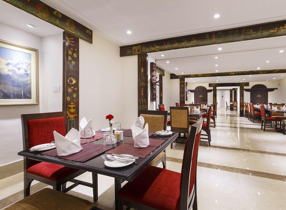 restaurant cafeteria
