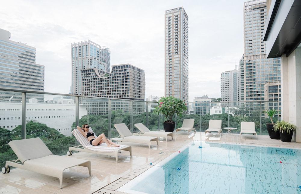 swimming pool spa