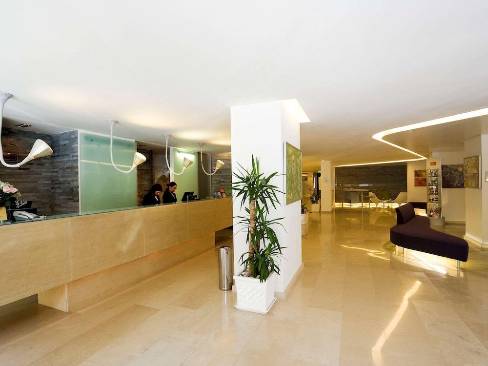 lobby