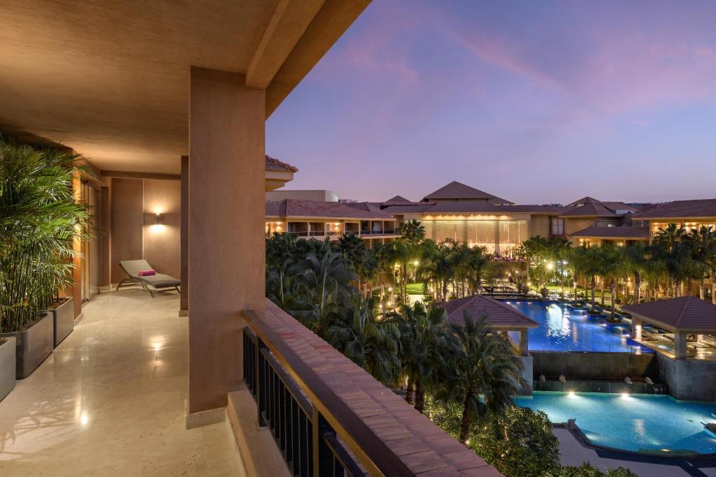 swimming pool spa