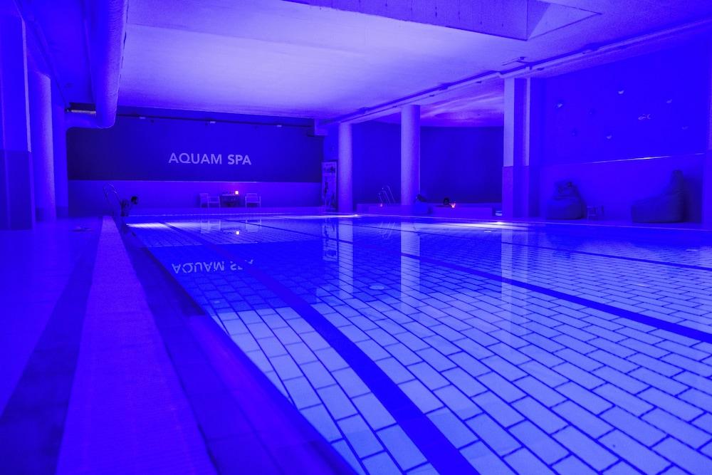 swimming pool spa