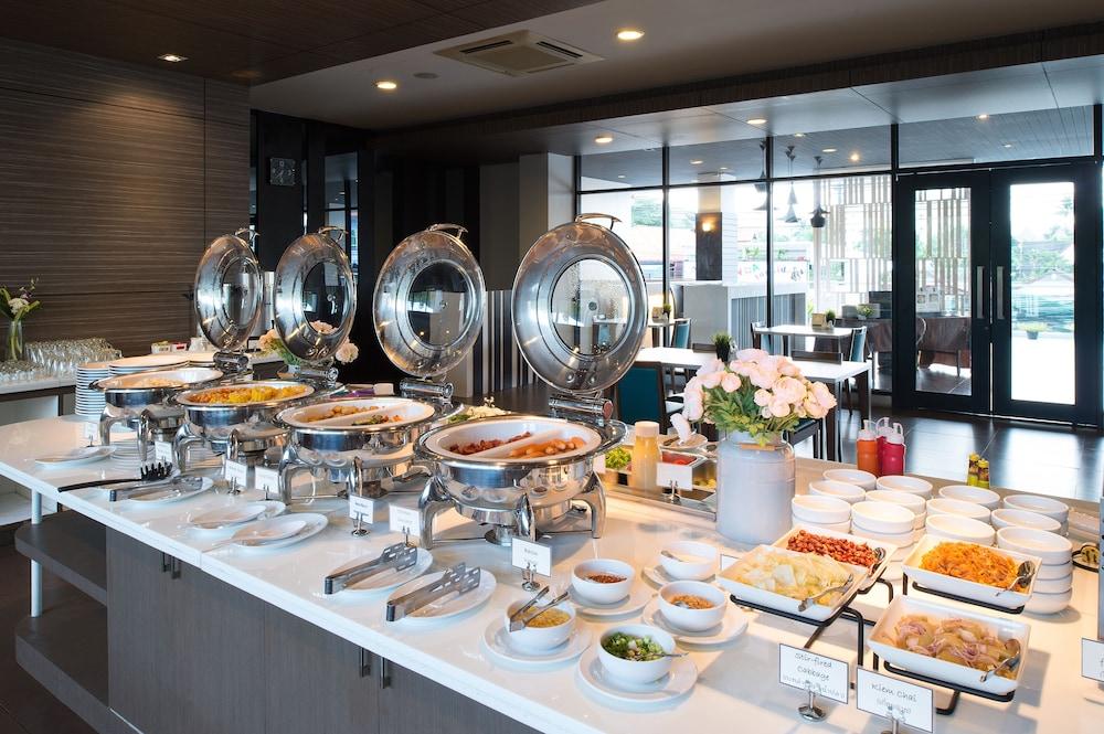 restaurant cafeteria