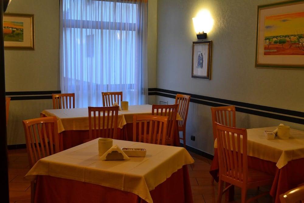 restaurant-cafeteria