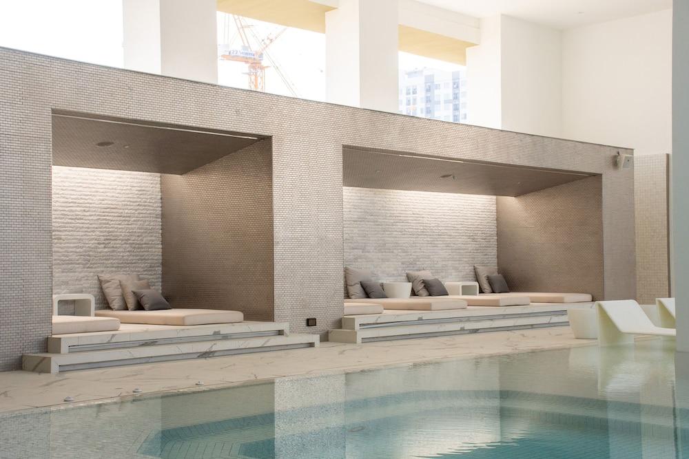 swimming pool spa