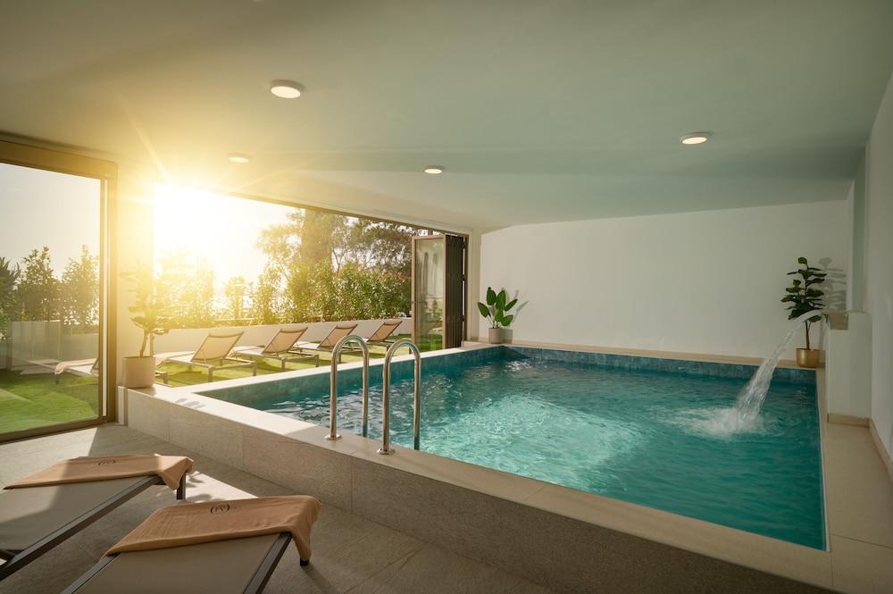 swimming pool spa