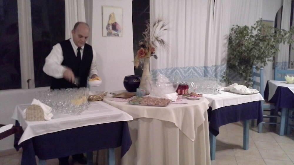 restaurant-cafeteria