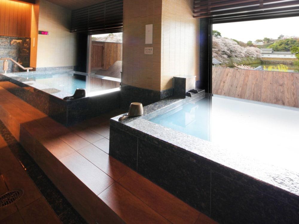 swimming pool spa