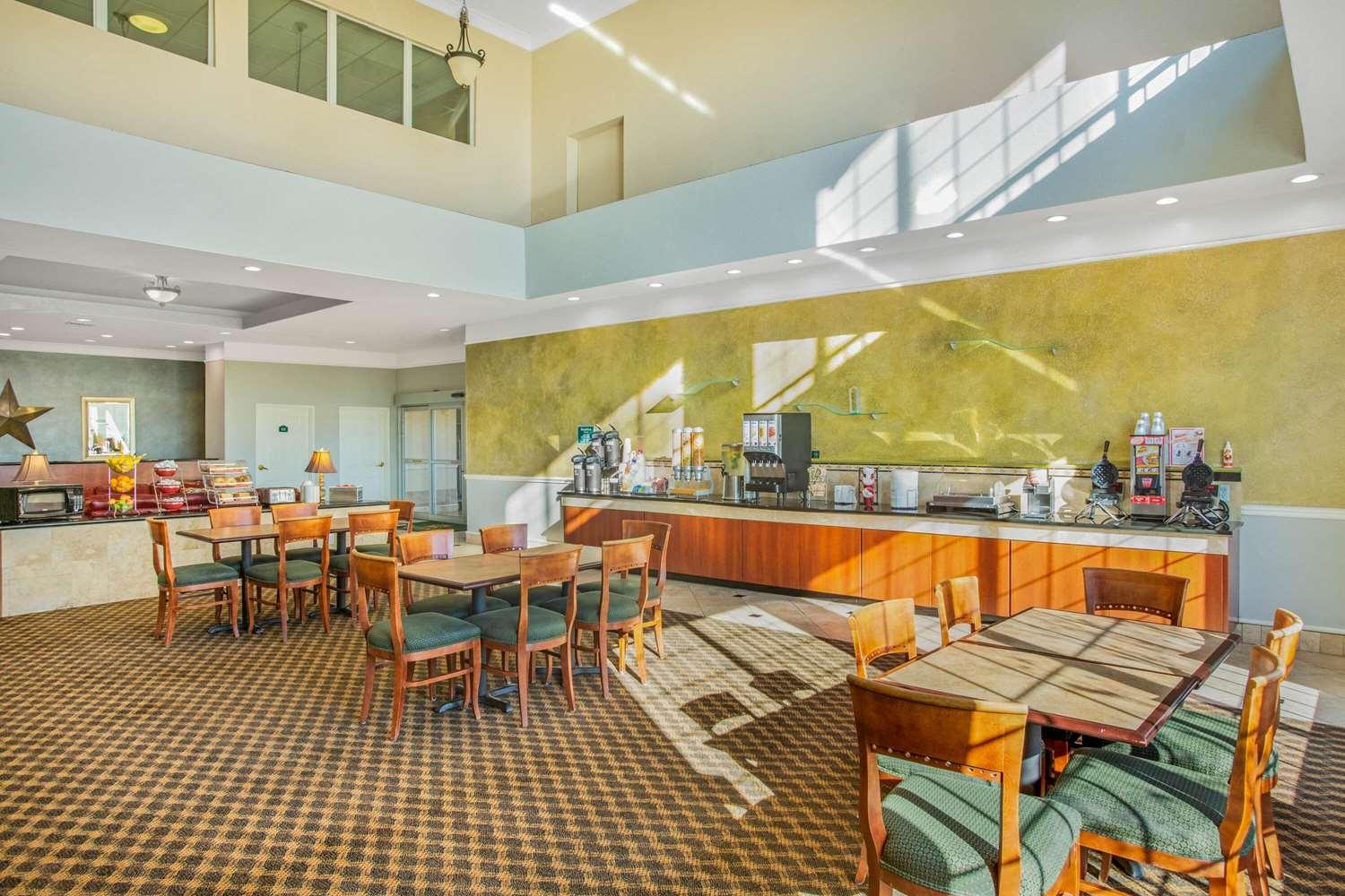 restaurant cafeteria