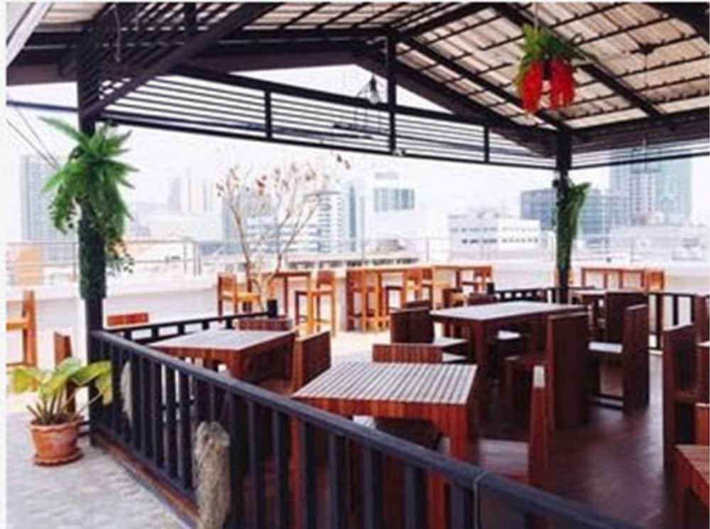 restaurant-cafeteria