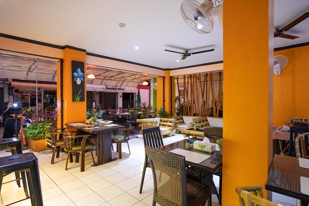restaurant cafeteria