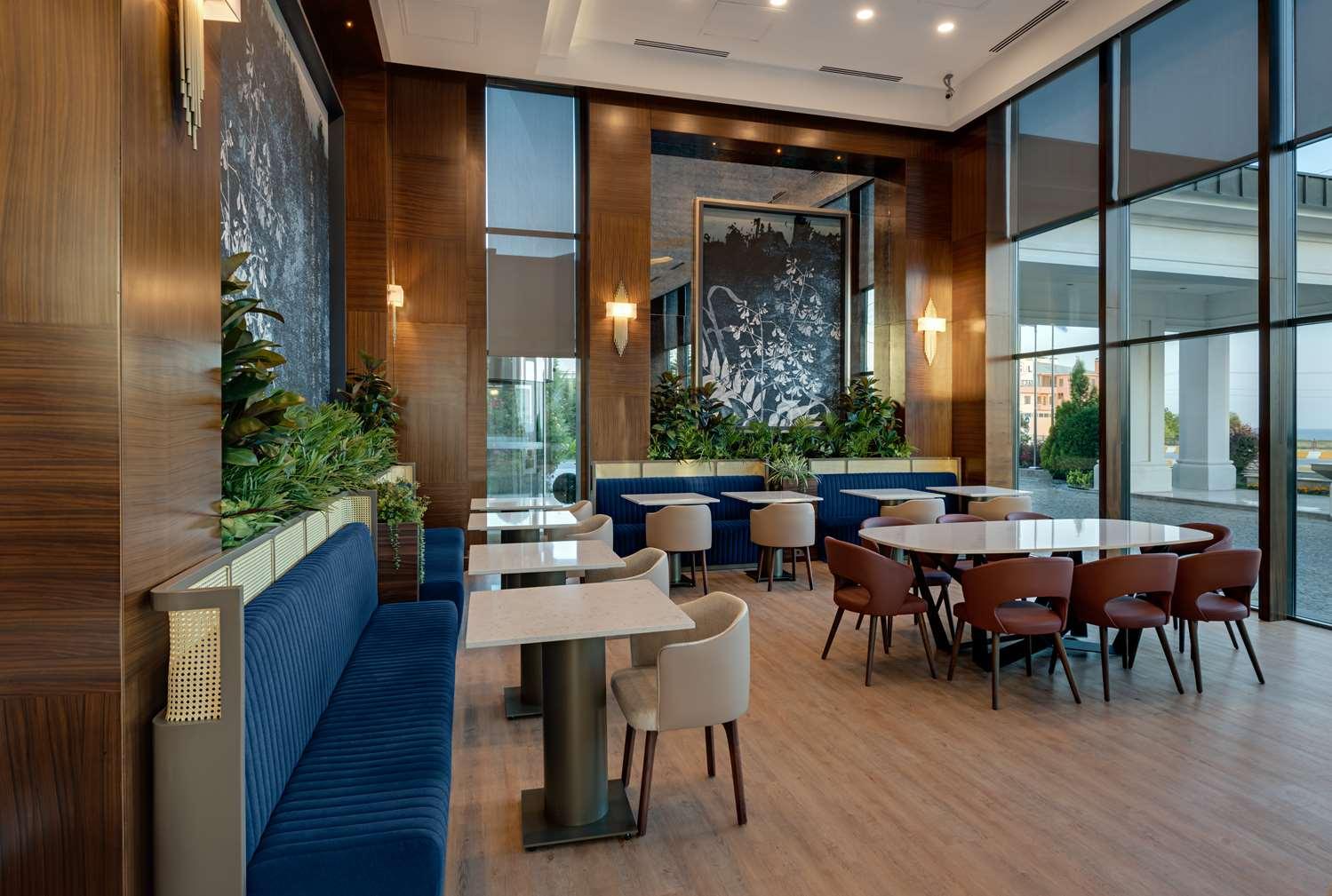 restaurant cafeteria