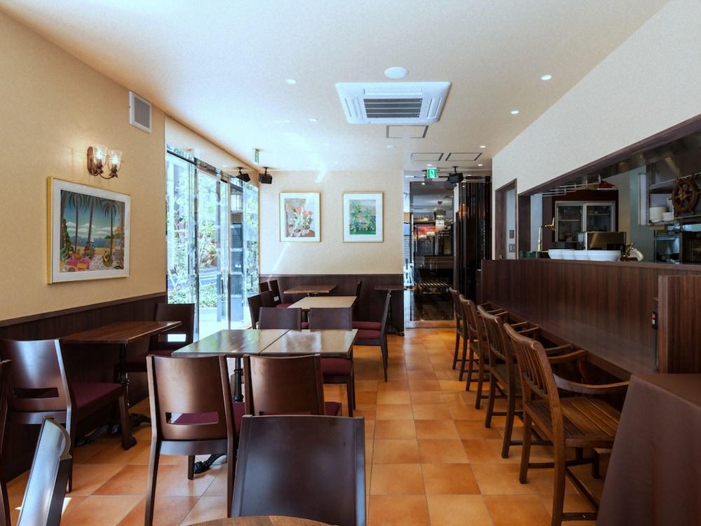 restaurant cafeteria