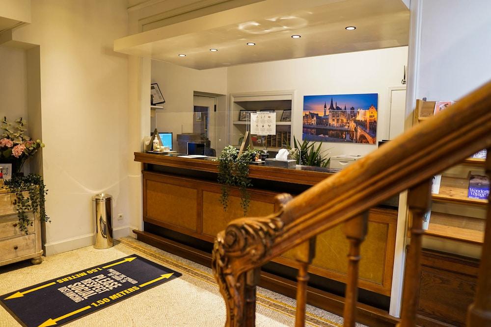 lobby