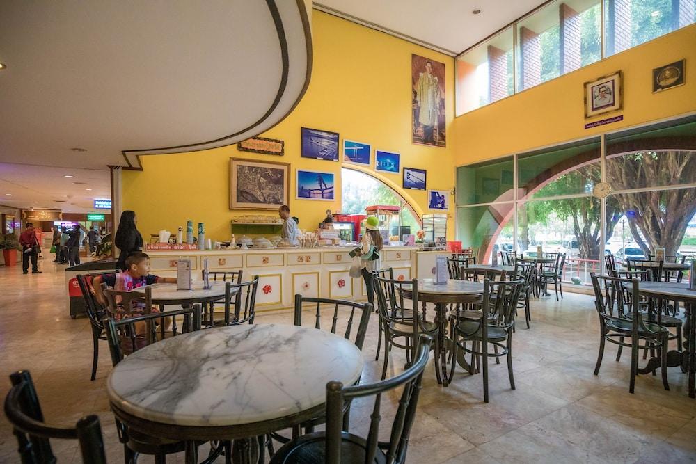 restaurant-cafeteria