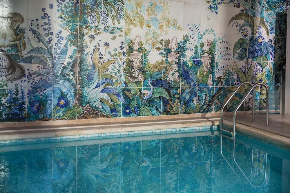 swimming pool spa